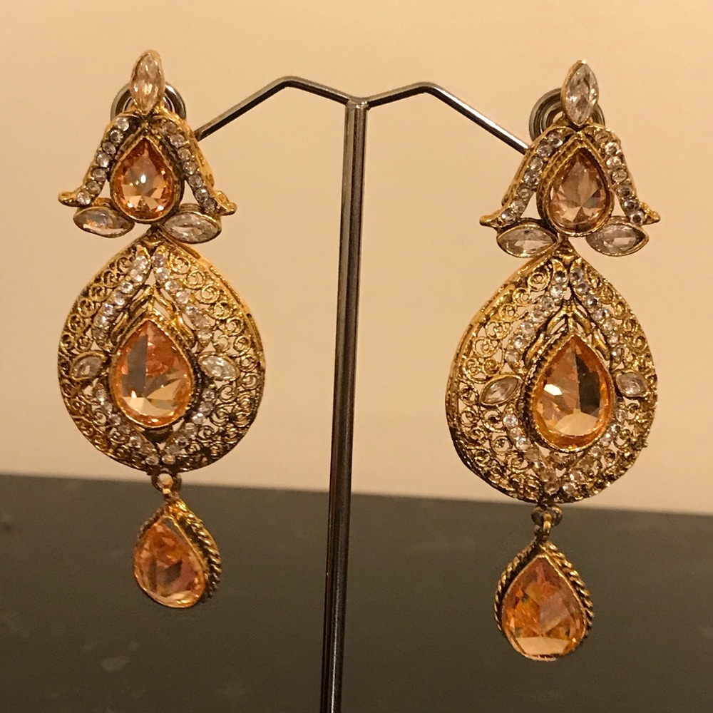 Indian Bollywood earrings nwot champagne stones